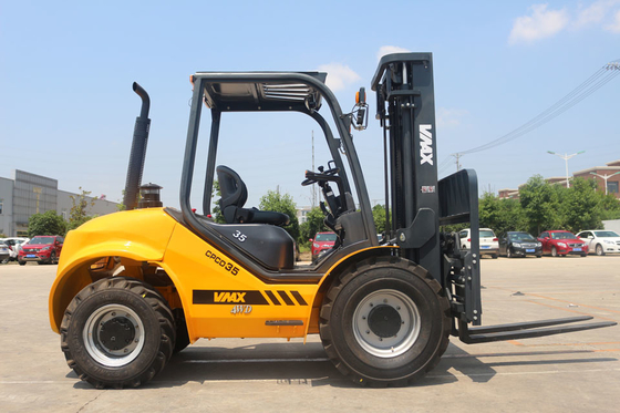 3.5 Tonne Compact 4WD Diesel Rough Terrain Forklift Yanmar 4TNE98(EUIII) Japanese Engine